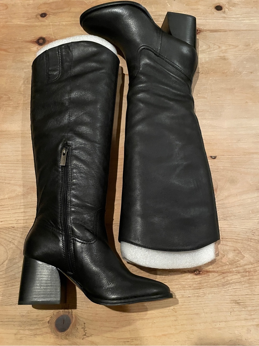 NWOT Vince Camuto High leather boots equestrian western business casual 8M